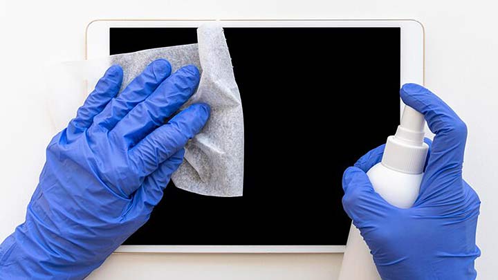 Cleaning iPad with gloves